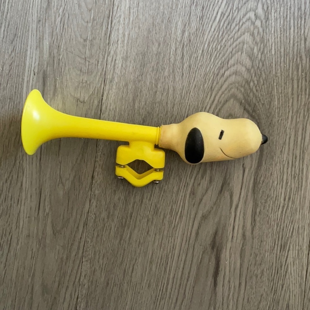 Vintage Snoopy horn